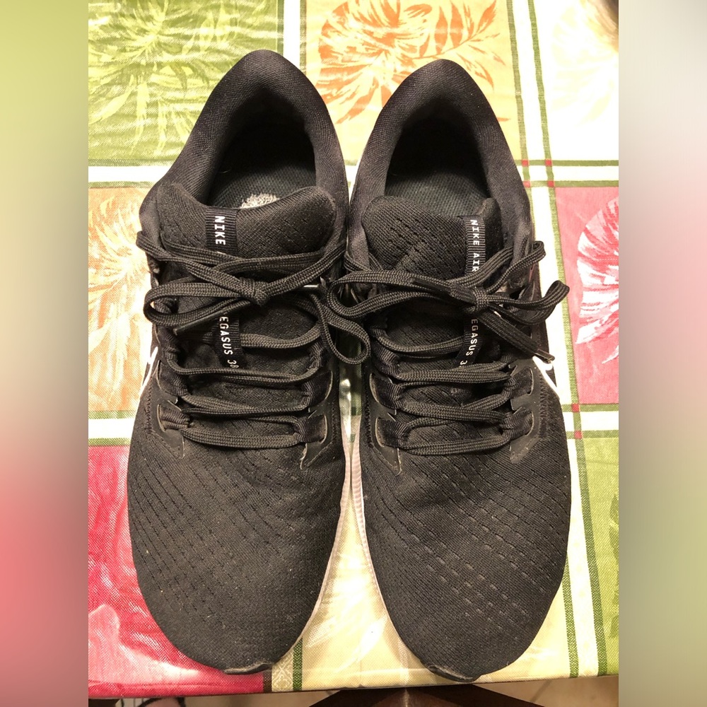 Men’s Size 9 - Nike Air Zoom Pegasus 38 Black White Shoes Sneakers